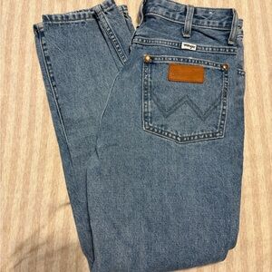 Wrangler Women’s Wild West High Rise Straight Jeans